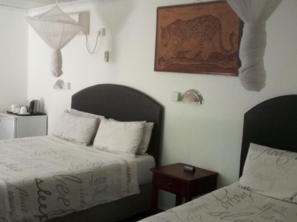 Gloria'S Bed And Breakfast Livingstone Eksteriør billede